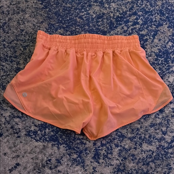 LULULEMON HOTTY HOT SHORTS - Picture 1 of 3